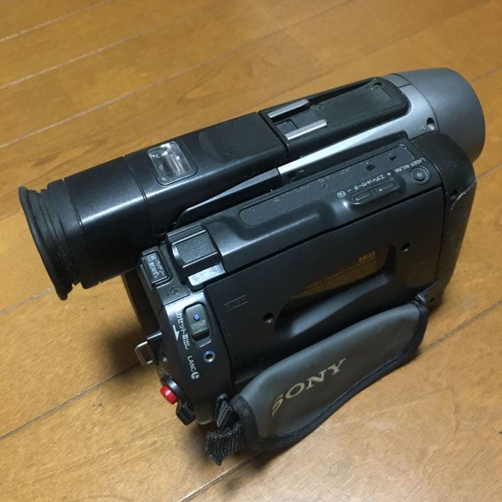 ビデオカメラ Sony videoHi8 Handycam CCD-TRV92