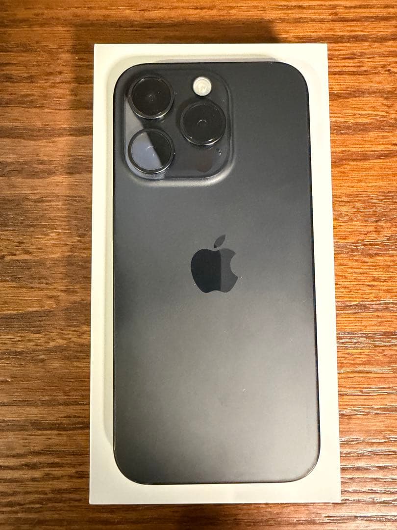 iPhone 15 Pro 128GB SIMフリー ブラックチタニウム