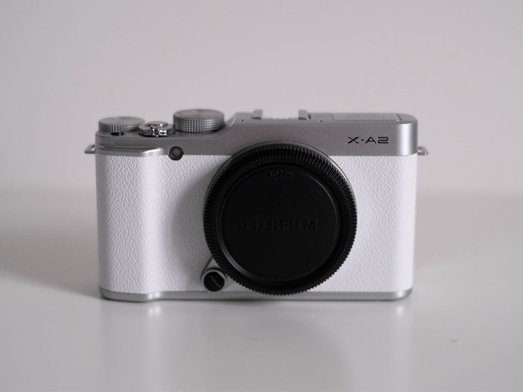 Fujifilm X-A2 ミラーレスカメラ ホワイト