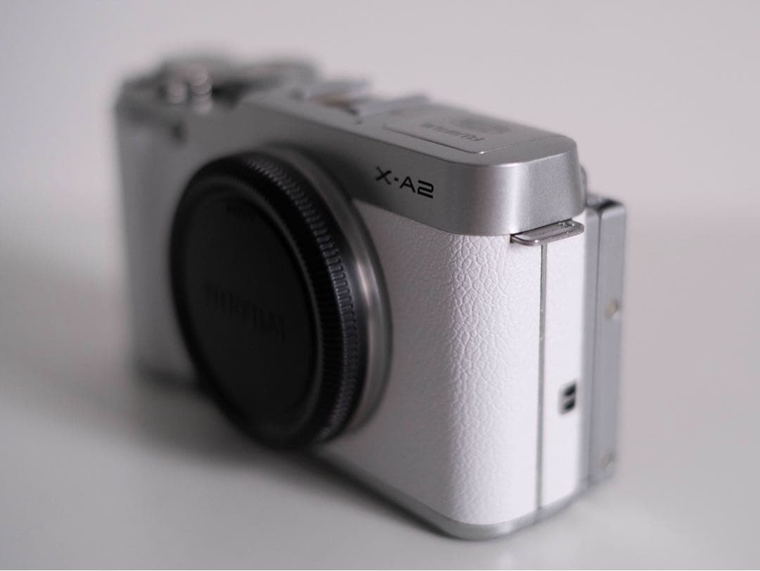 Fujifilm X-A2 ミラーレスカメラ ホワイト