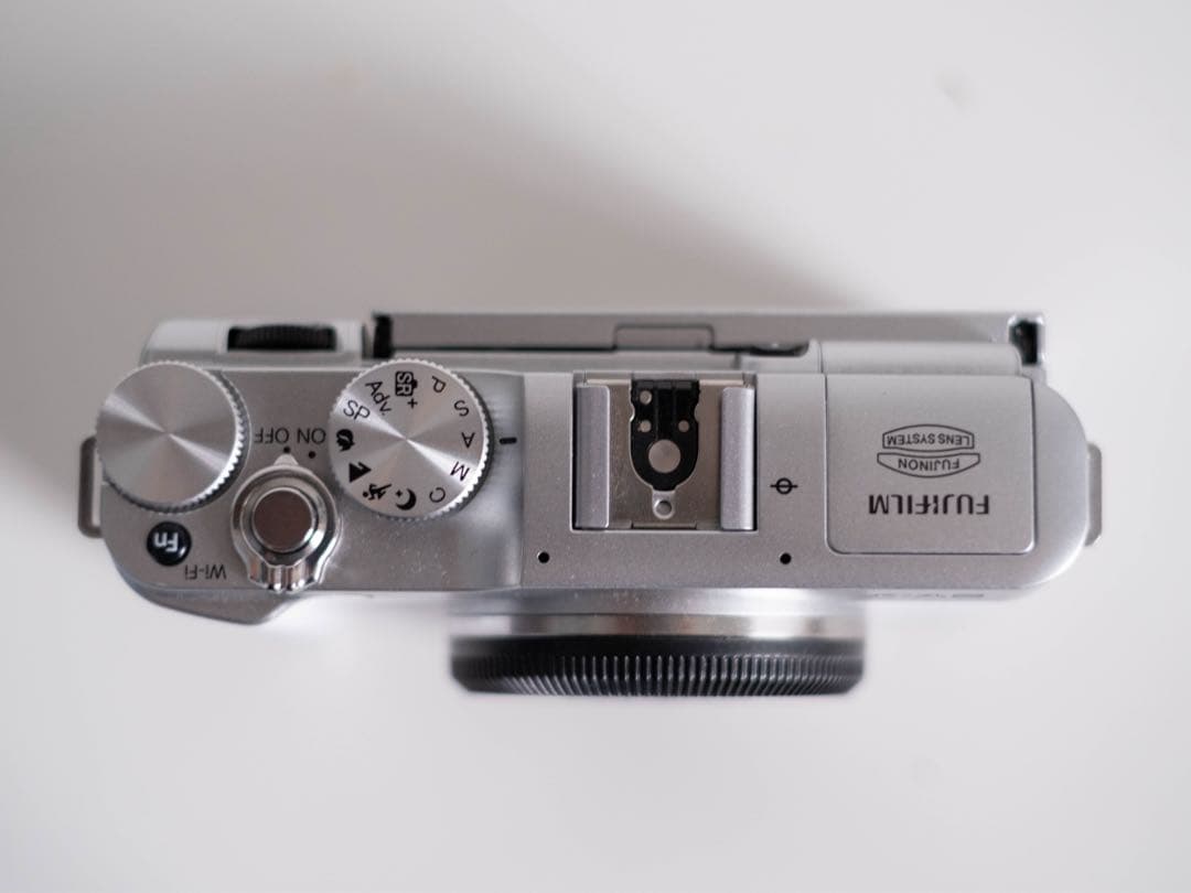 Fujifilm X-A2 ミラーレスカメラ ホワイト