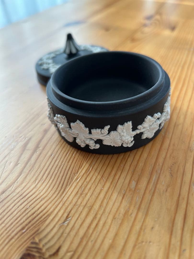 みきさま　 ウェッジウッド　ジャスパーキャンディボックス