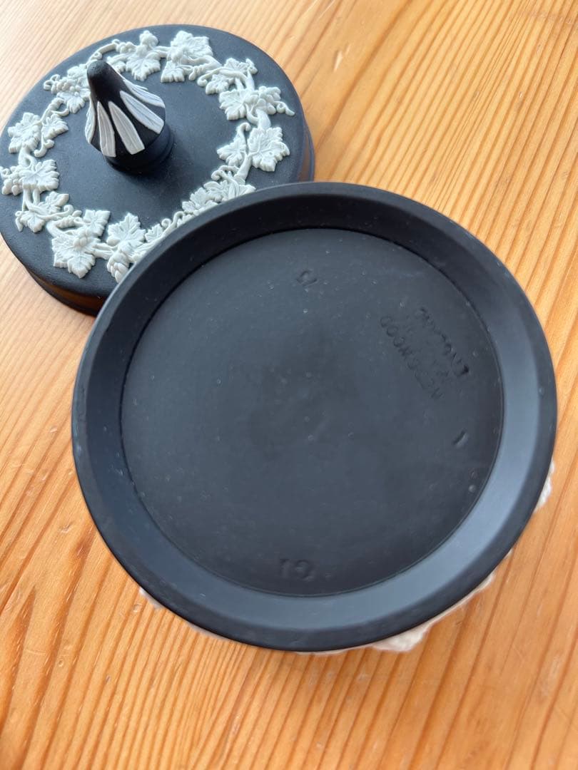 みきさま　 ウェッジウッド　ジャスパーキャンディボックス