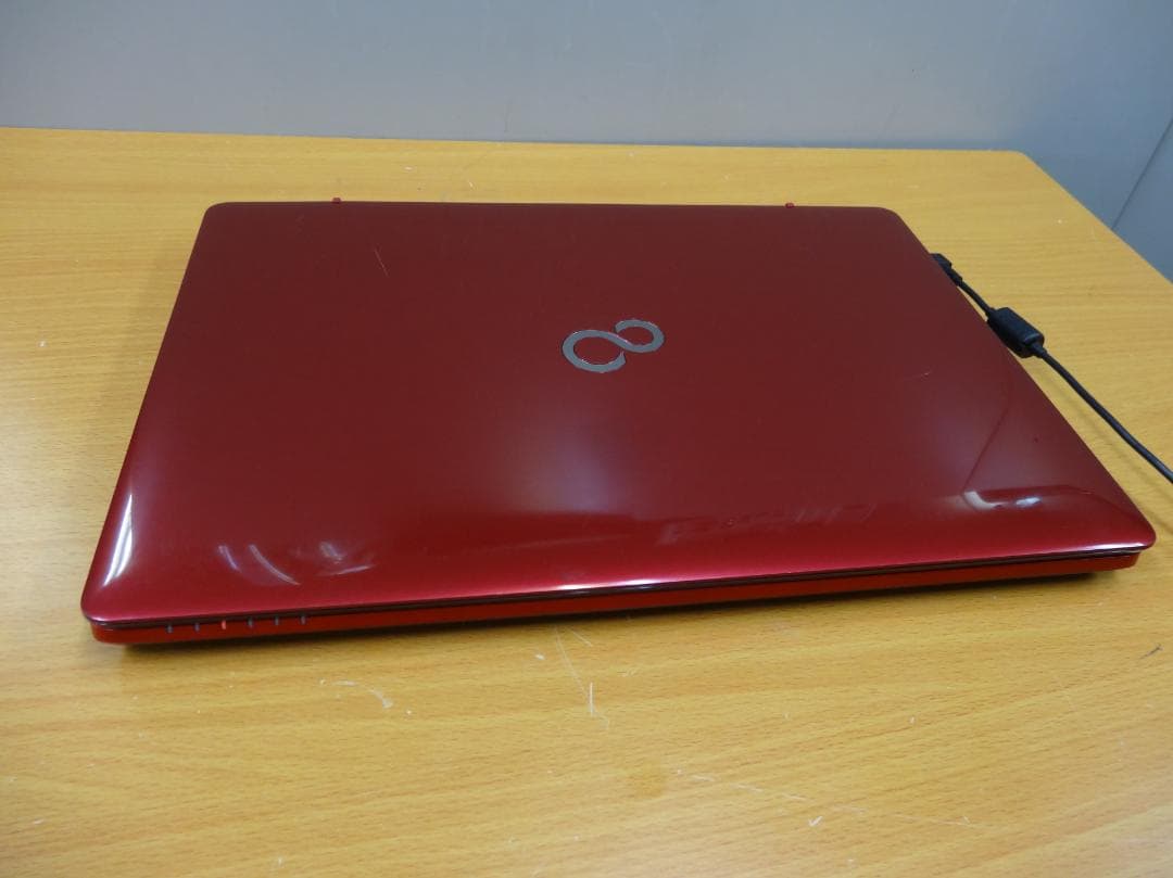富士通 LIFEBOOK AH53/X (型番 FMVA53XRKS)