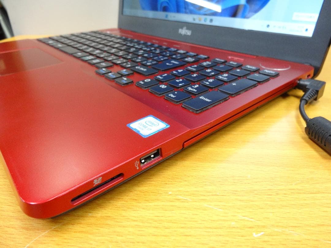 富士通 LIFEBOOK AH53/X (型番 FMVA53XRKS)