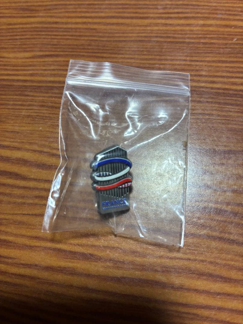 2025大阪万博　フランスパビリオン　ピンバッジ