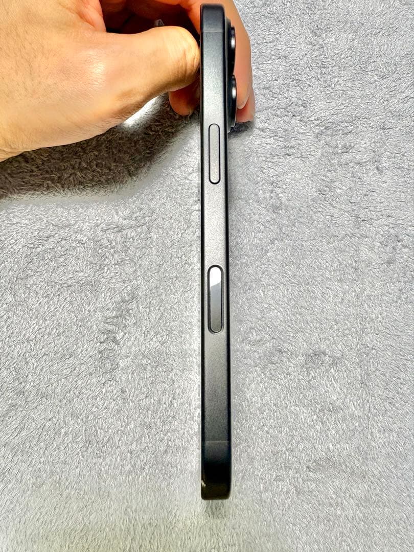 iPhone 16 128GB ブラック SIMフリー【液晶無傷・付属品完備】