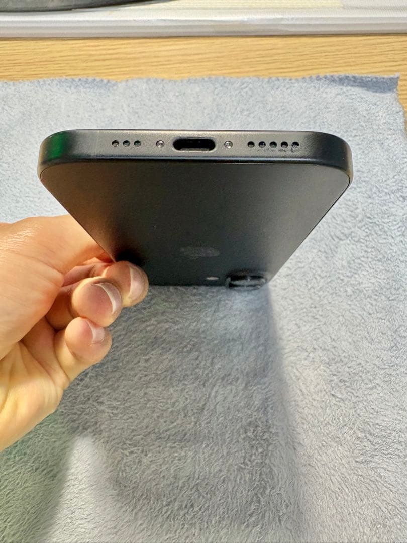 iPhone 16 128GB ブラック SIMフリー【液晶無傷・付属品完備】