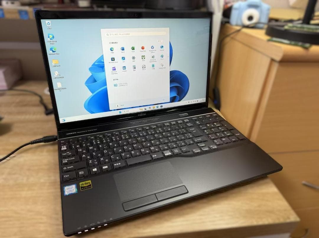 超美品 富士通 第8世代i7 16GB SSD+HDD Office付きb