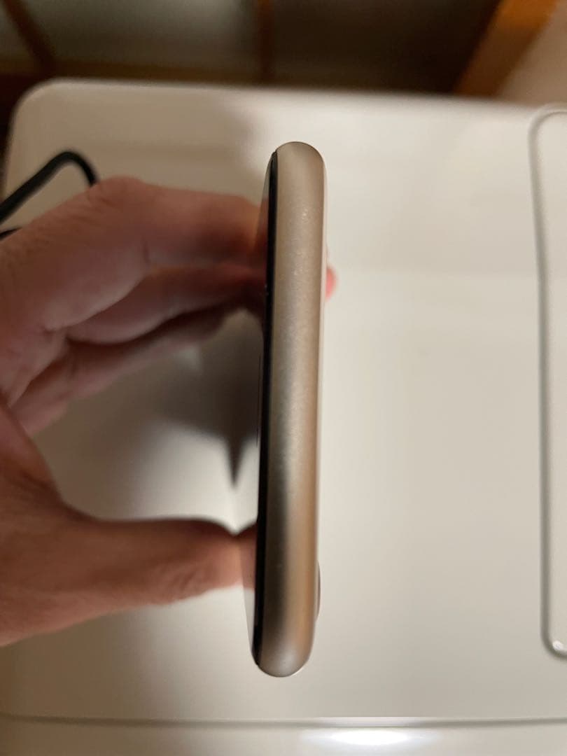 iPhone SE 3 スターライト 白色 64GB （ジャンク）初期設定済み