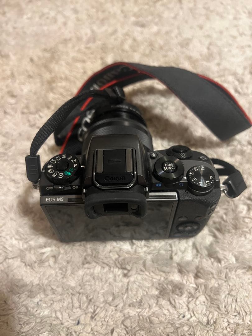 Canon EOS M5 カメラ