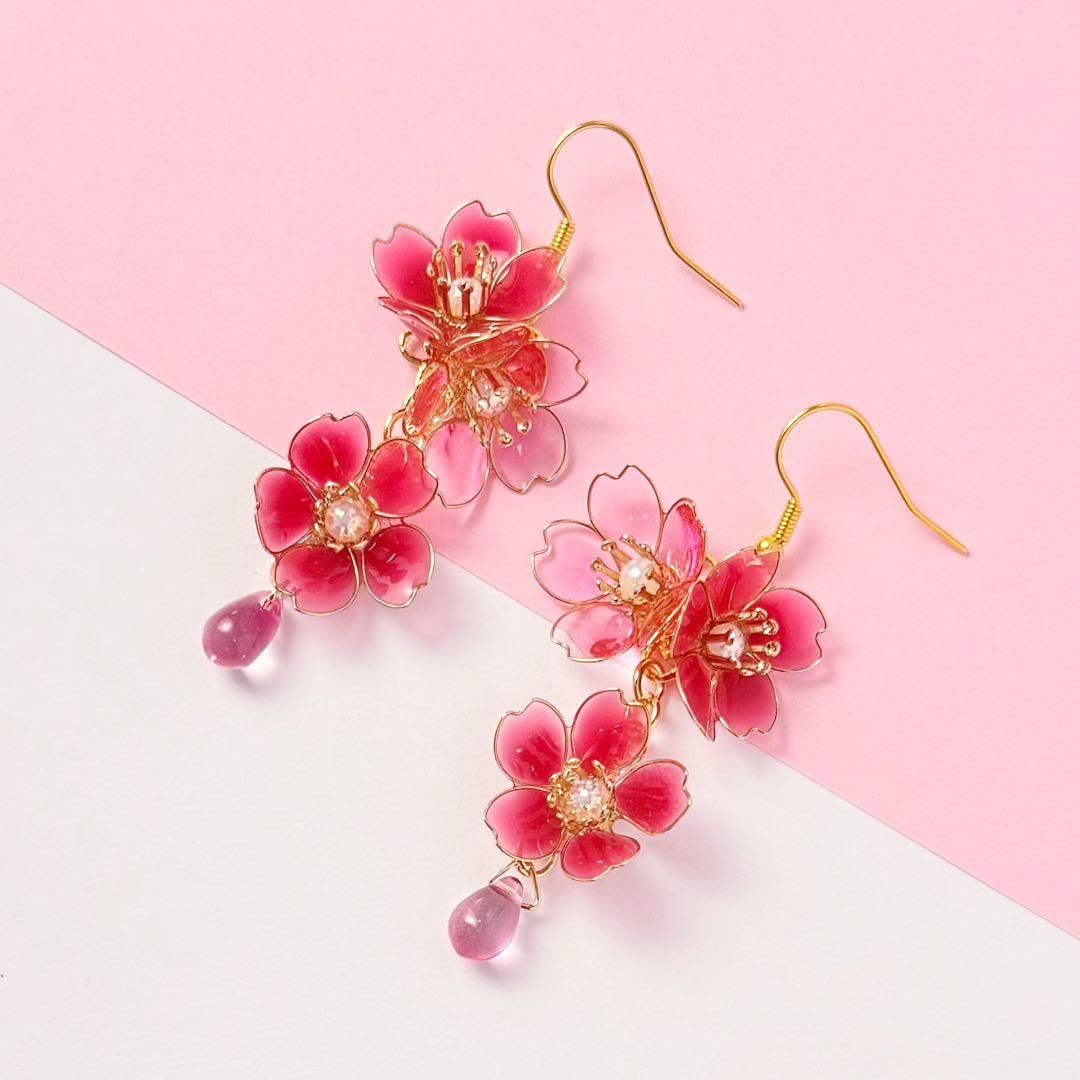 ふっちページ／イヤリング8点／ヘアコーム1点