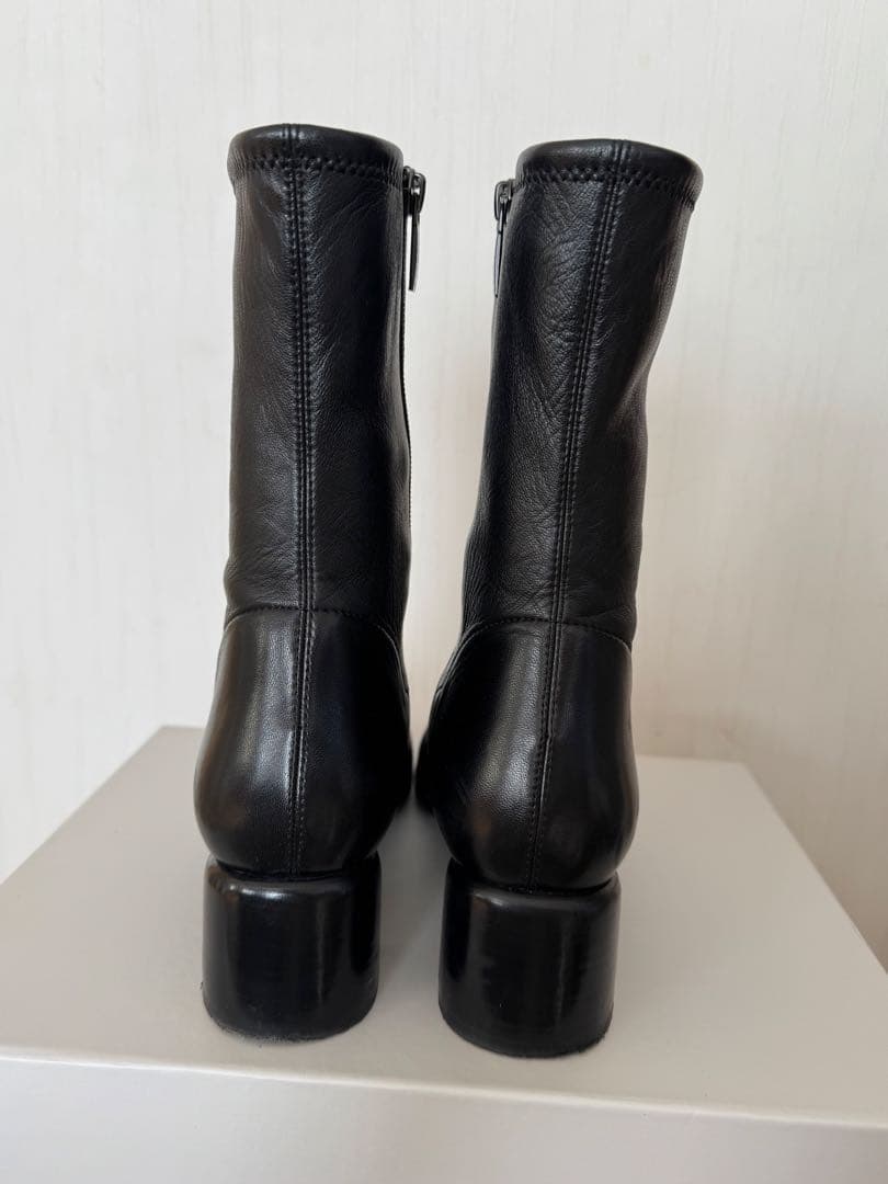 レザーショートブーツ ブラック
