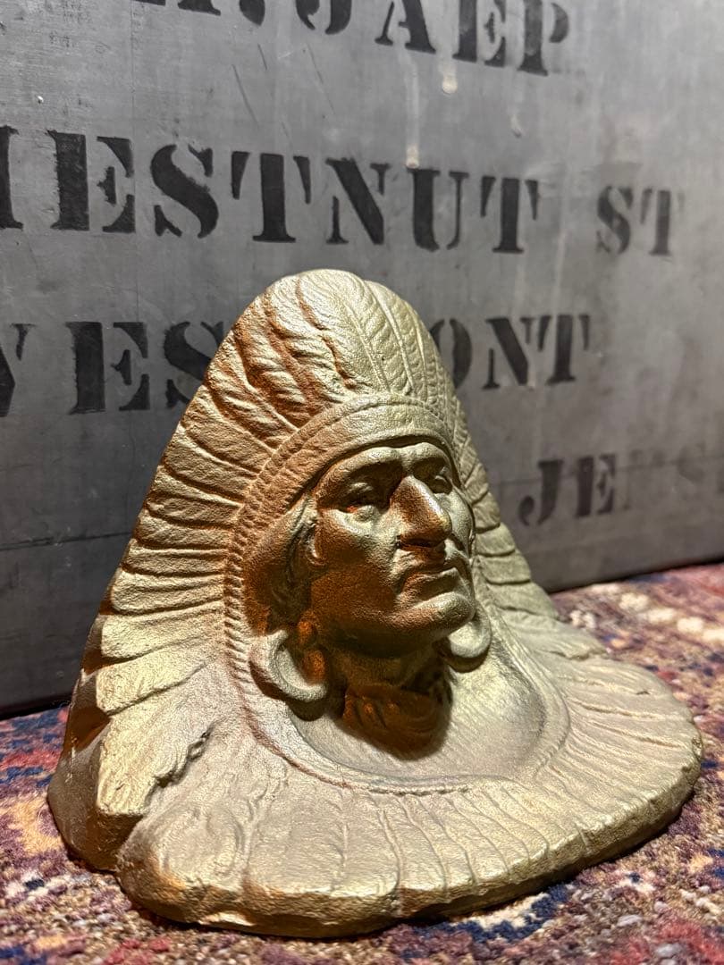 Indian Bookend／single