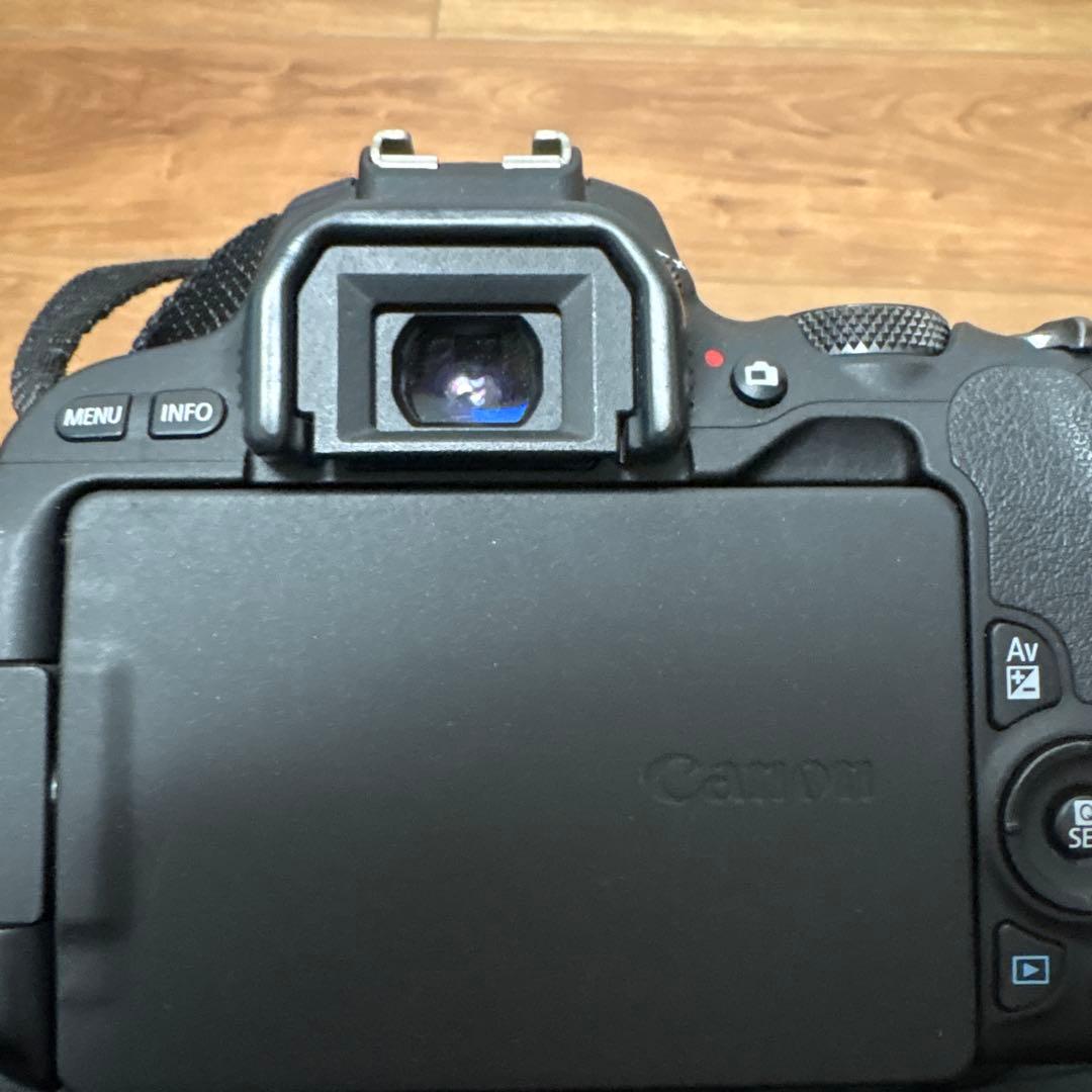 Canon EOS Kiss X9 ダブルレンズセット