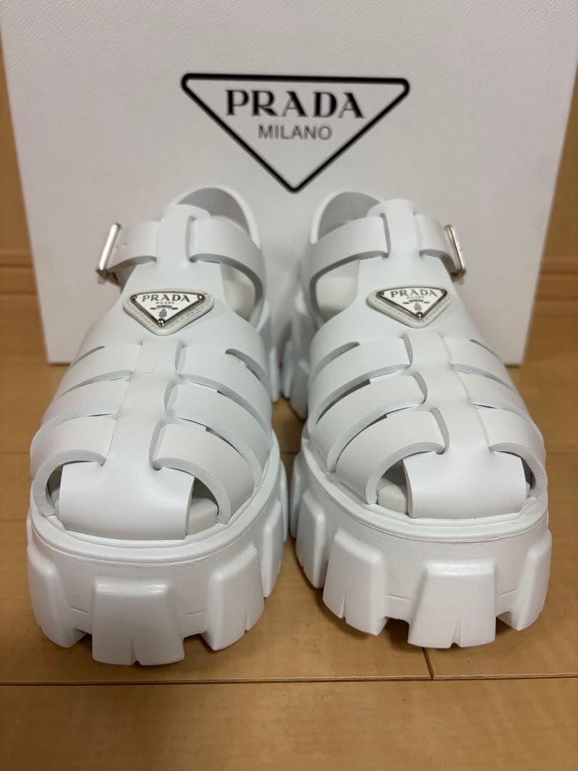 【新品未使用】PRADAモノリス ラバーサンダル 白 23センチ 36