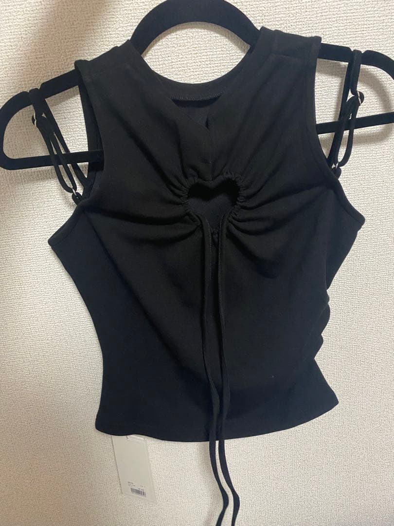 Andmary Heart point tops ♡