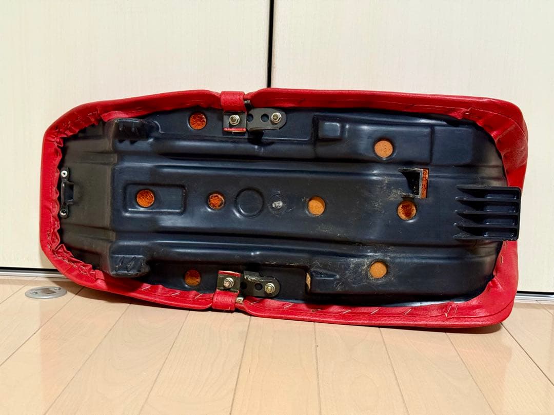 CBR400F 純正シート 中古 当時物 赤 NC17