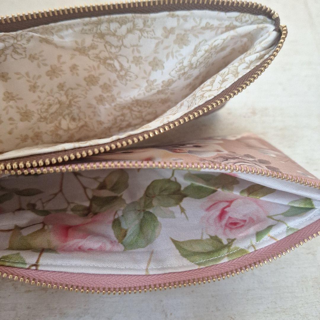 可愛いパネル生地　ハンドメイド　まちなしバッグ　ポーチ