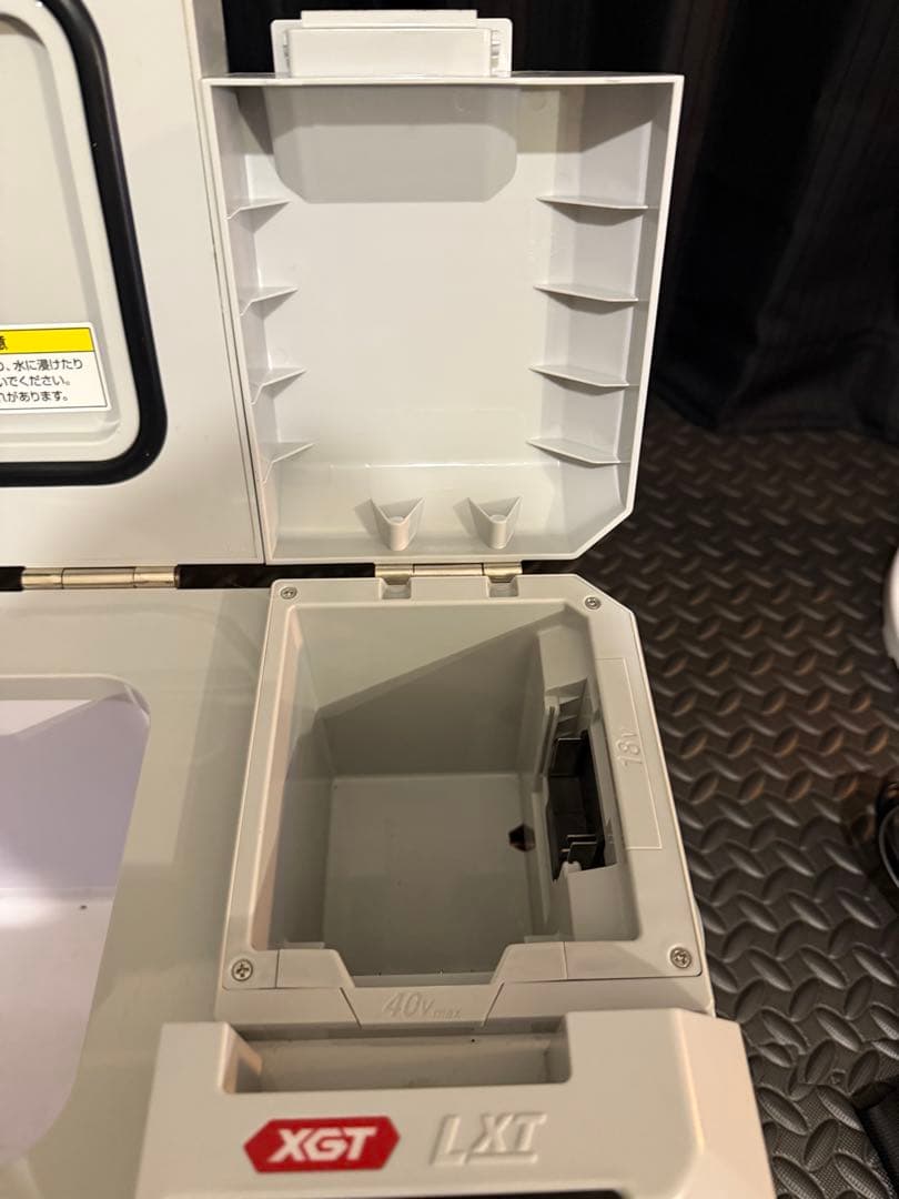 美品■マキタ 40Vmax 充電式保冷温庫 CW003G オリーブ　7L