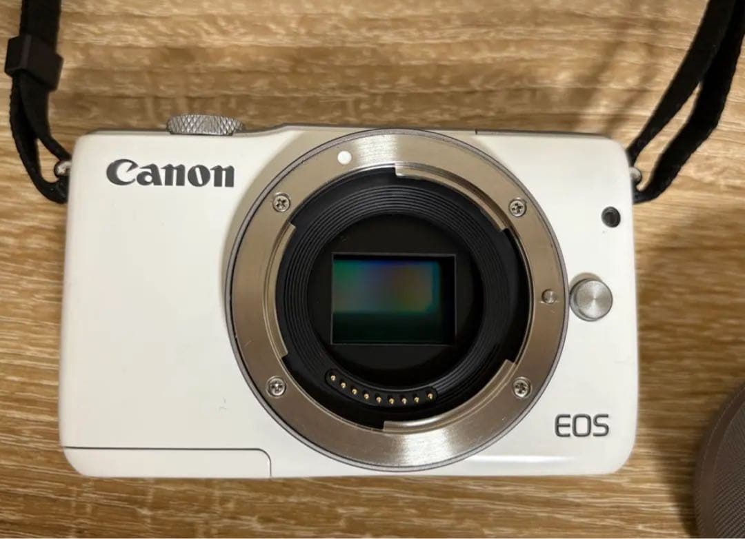 Canon EOS M10 ダブルレンズセット【バッテリー付／動作品／匿名配送】