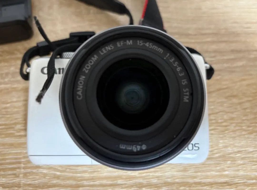 Canon EOS M10 ダブルレンズセット【バッテリー付／動作品／匿名配送】