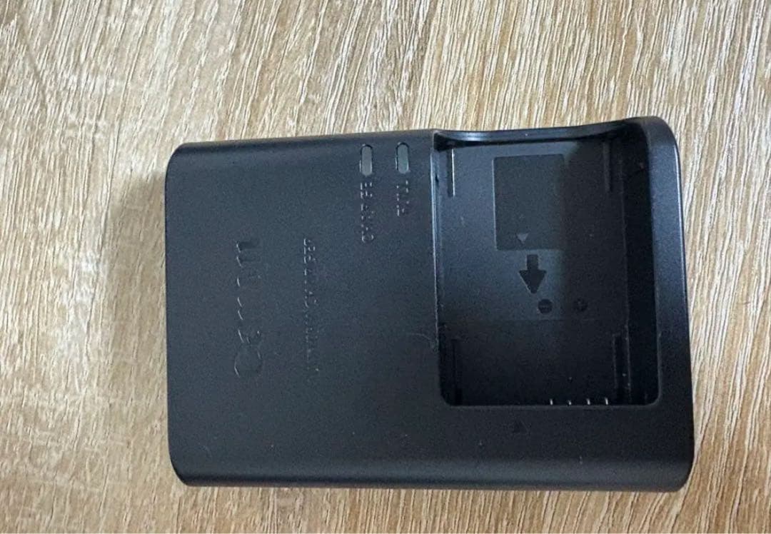 Canon EOS M10 ダブルレンズセット【バッテリー付／動作品／匿名配送】