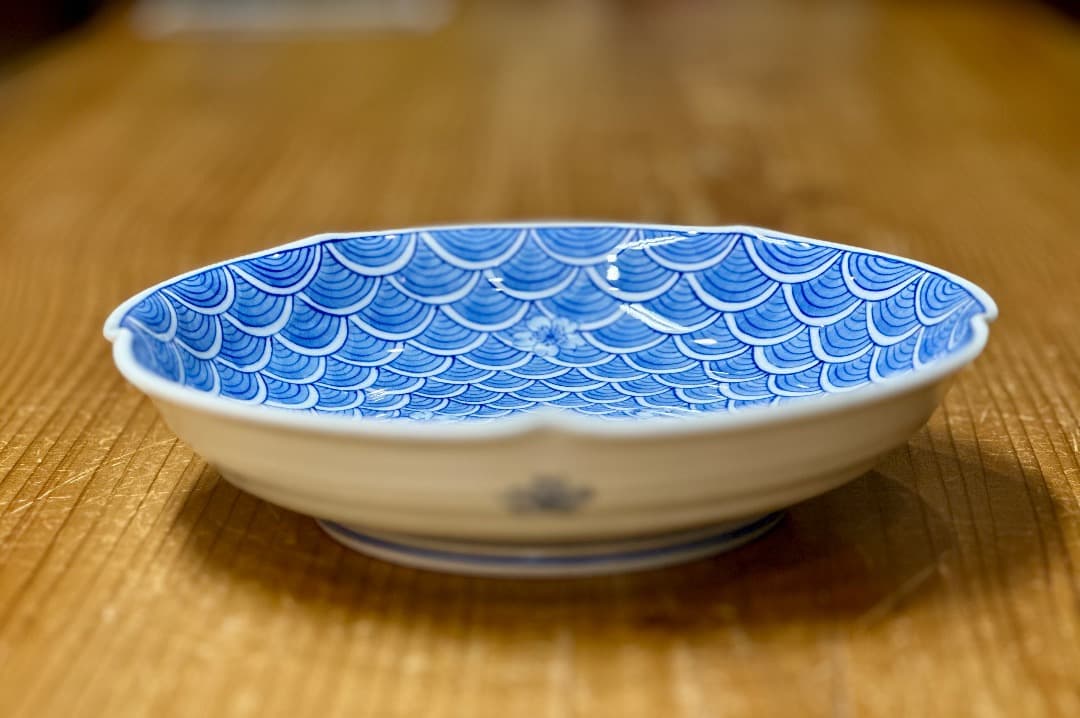 【値下げ】新品　平戸青海波桜　盛鉢　平戸三川内焼　平戸祐祥窯　染付　新築祝