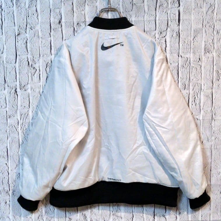 美品 Nike swoosh リバーシブルボンバージャケットMA1