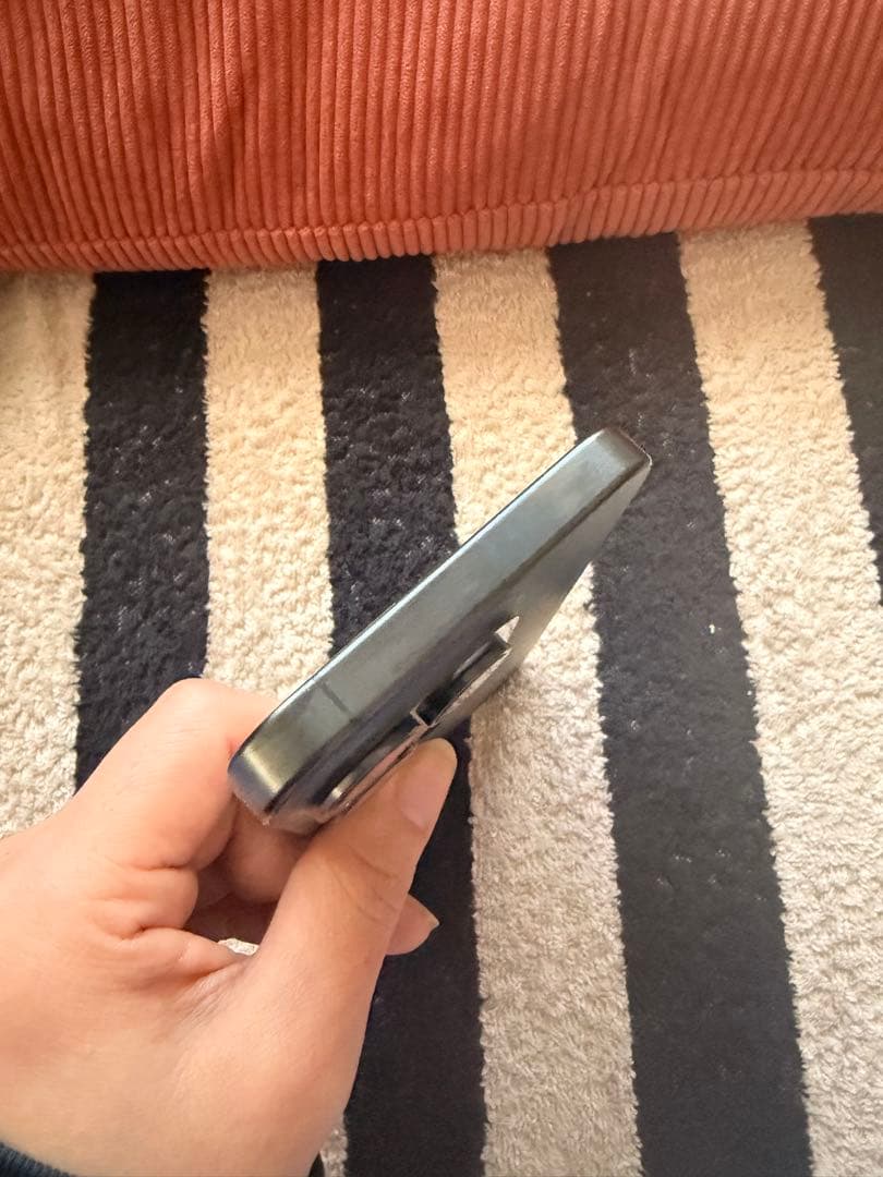 Apple iPhone 15 pro 256GB バッテリー容量87%