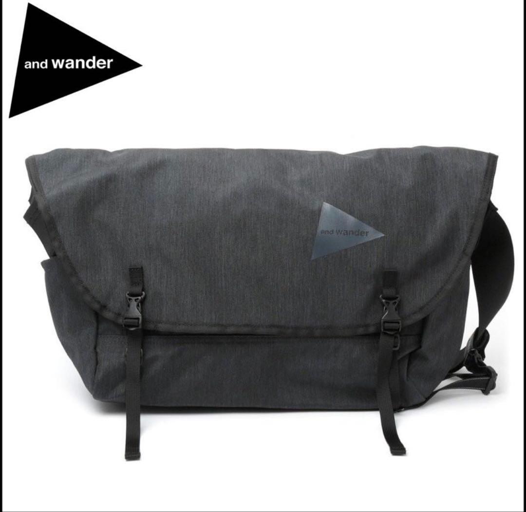 and wander メッセンジャーバッグ