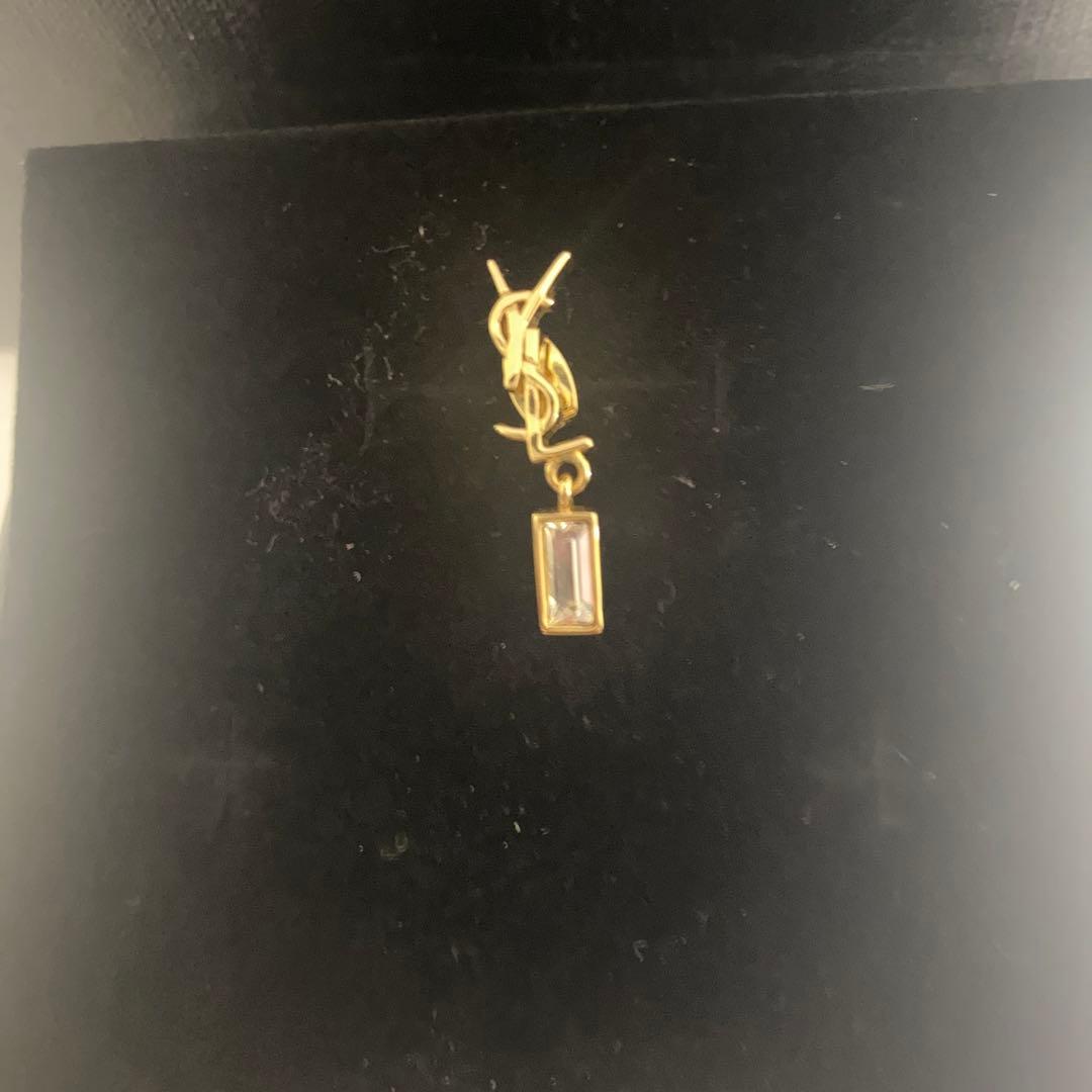 カサンドラ シングル イヤリング（メタル＆ラインストーン）