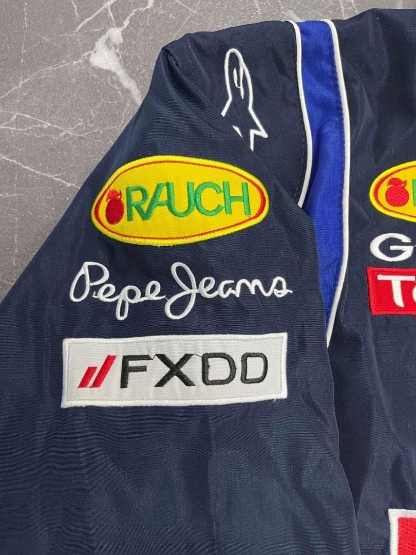 新品 RED BULL INFINITI 刺繍中綿 F1レーシングジャケットB6
