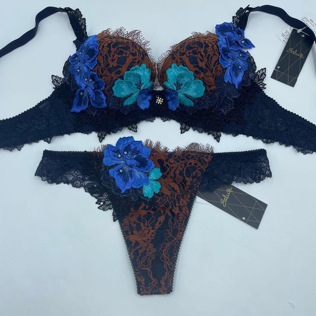 wacoal サルート　69G 店舗限定 新品　P-upブラソングE65M