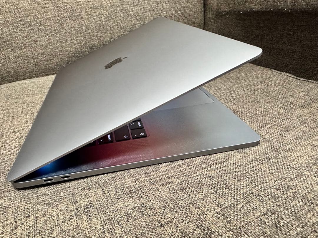 美品　MacBookPro 16 i7- 16- 512 office 永続版