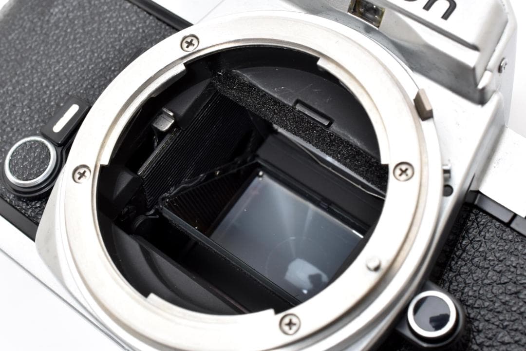 超美品 NIKON FE シルバー フィルムカメラ　モルト新品交換済 H254