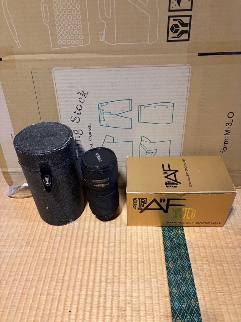 ニコンのAF NIKKOR 80-200mm1:2.8 Dズームレンズ