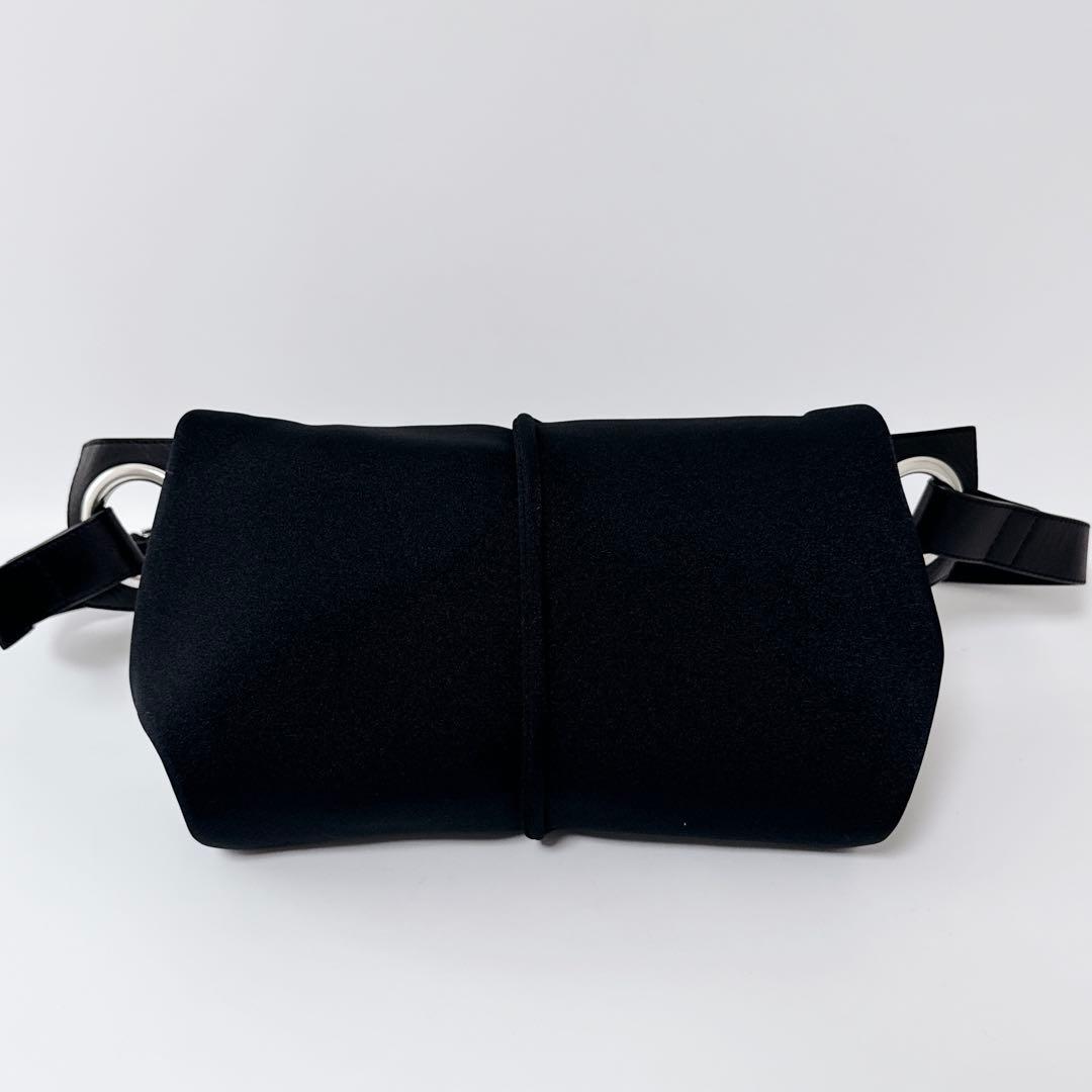 【未使用品級】kawa-kawa wet ハトメ　ボディバッグ　ブラック