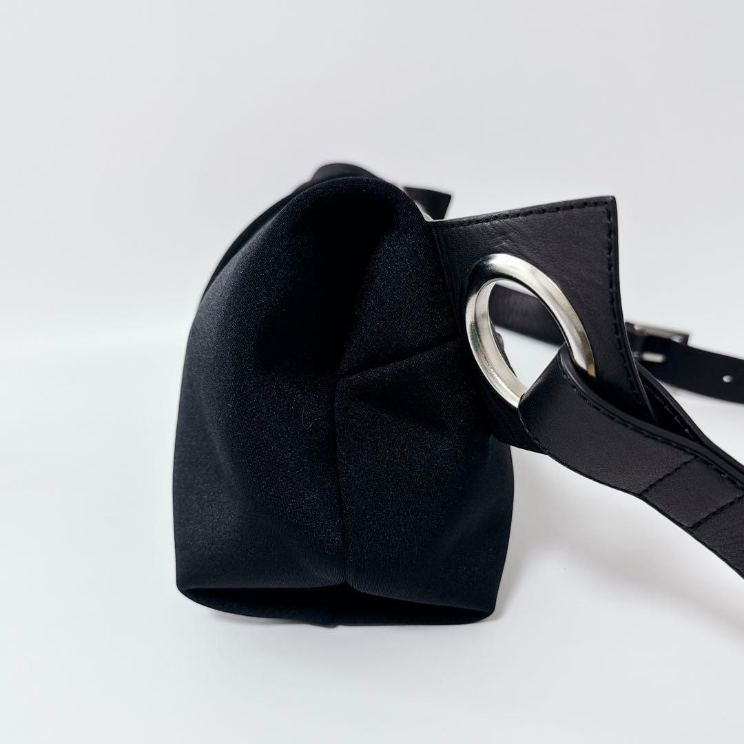 【未使用品級】kawa-kawa wet ハトメ　ボディバッグ　ブラック