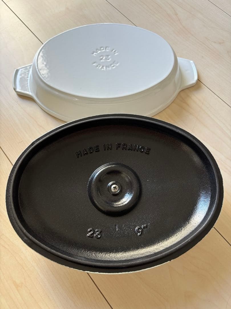 新品未使用 ストウブ オーバルホットプレート ホワイト 箱無し ゴールドつまみ