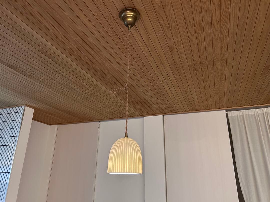 イギリス　アンティーク　ペンダントライト　ホワイト　マット