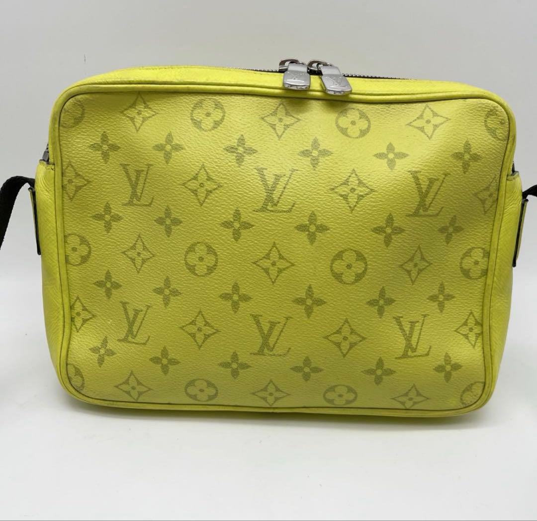 ルイヴィトン モノグラム タイガラマ　アウトドアメッセンジャーPM イエロー