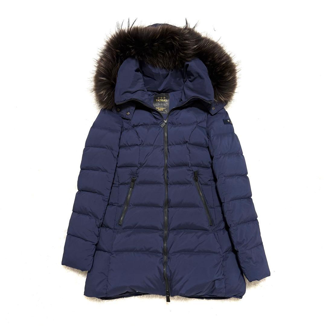 美品 TATRASタトラス セラミカ ダウンコート ラクーン ネイビー