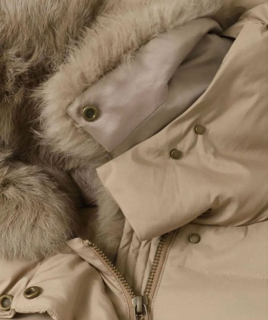 ☆極美品☆アーバンリサーチ定価33,000円ラビットフードストレッチロングダウン