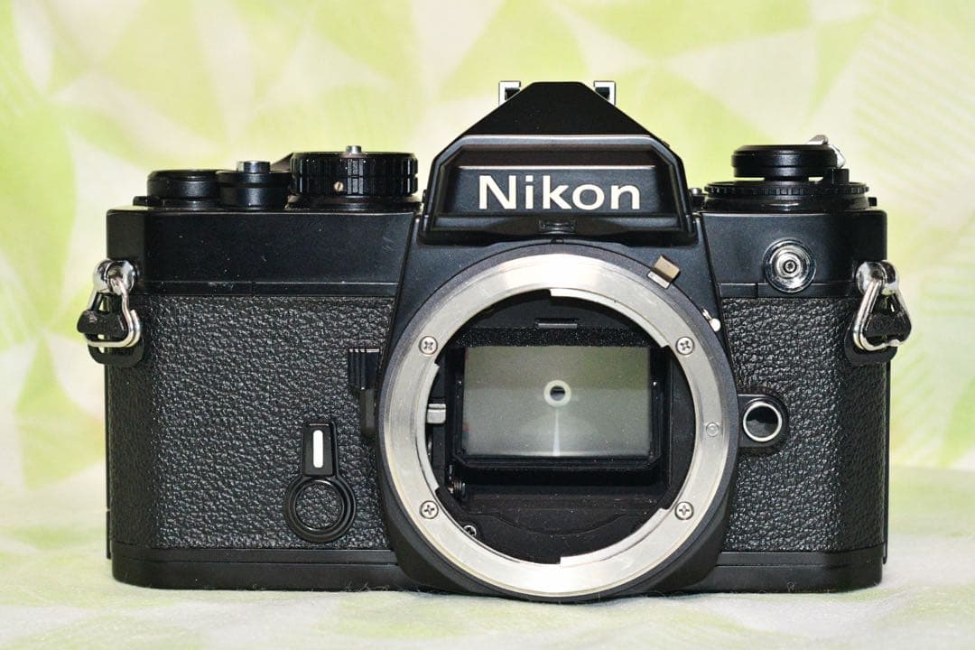 《美品・動作品》 Nikon FE + 標準レンズ付きフィルムカメラ　a0344