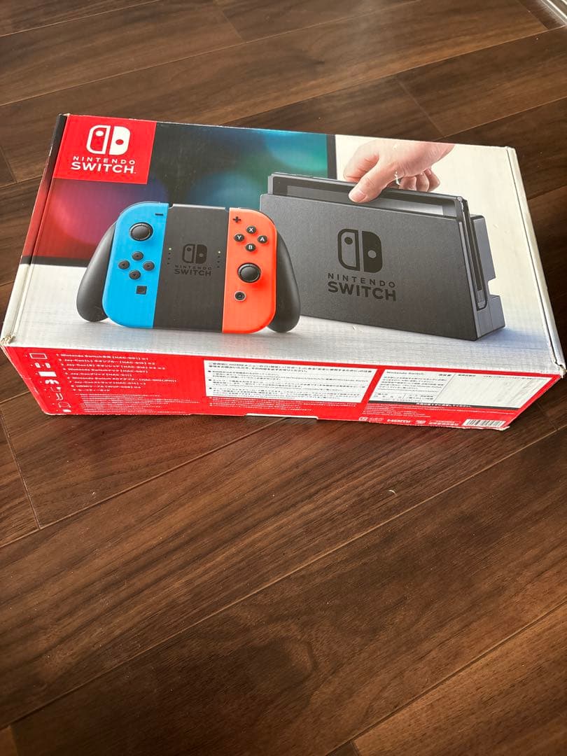 Nintendo Switch 本体 ジョイコン青／赤