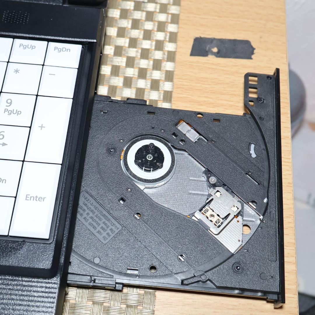 Win11公式対応10世代i3/メ8/新品SSD/DVD/無線/HDMI/カメラ