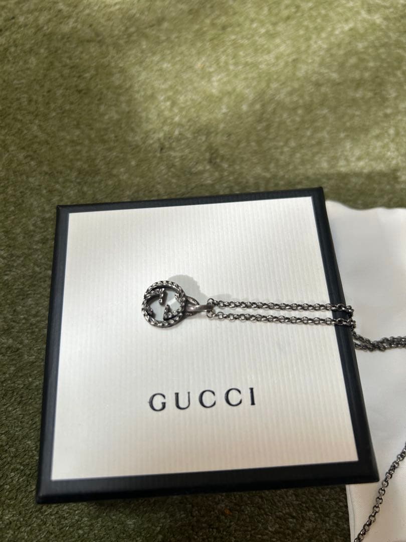 GUCCI シルバー925 ロゴチャーム ネックレス