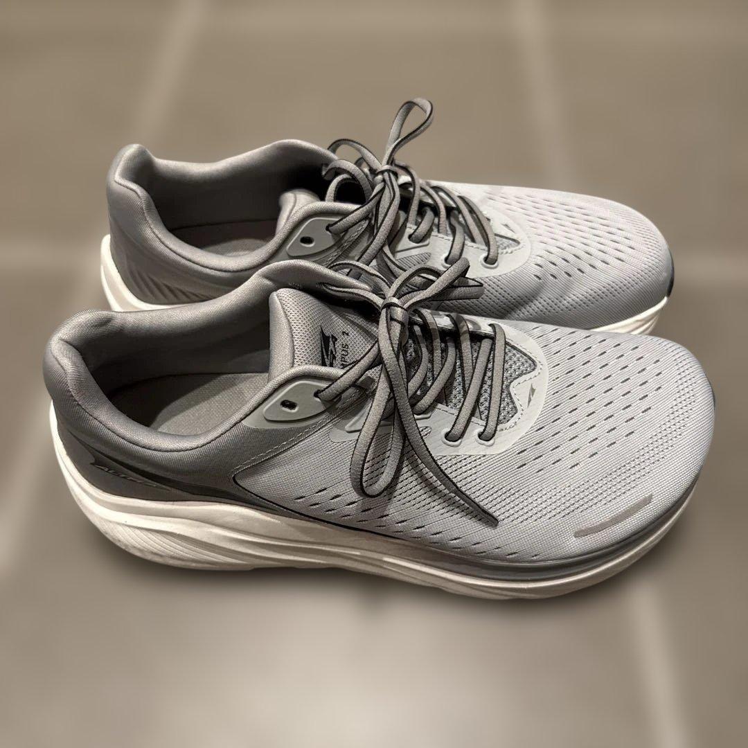 Altra Olympus グレー スニーカー アルトラ