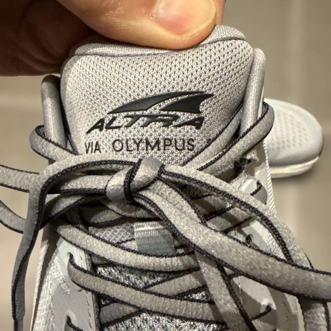 Altra Olympus グレー スニーカー アルトラ